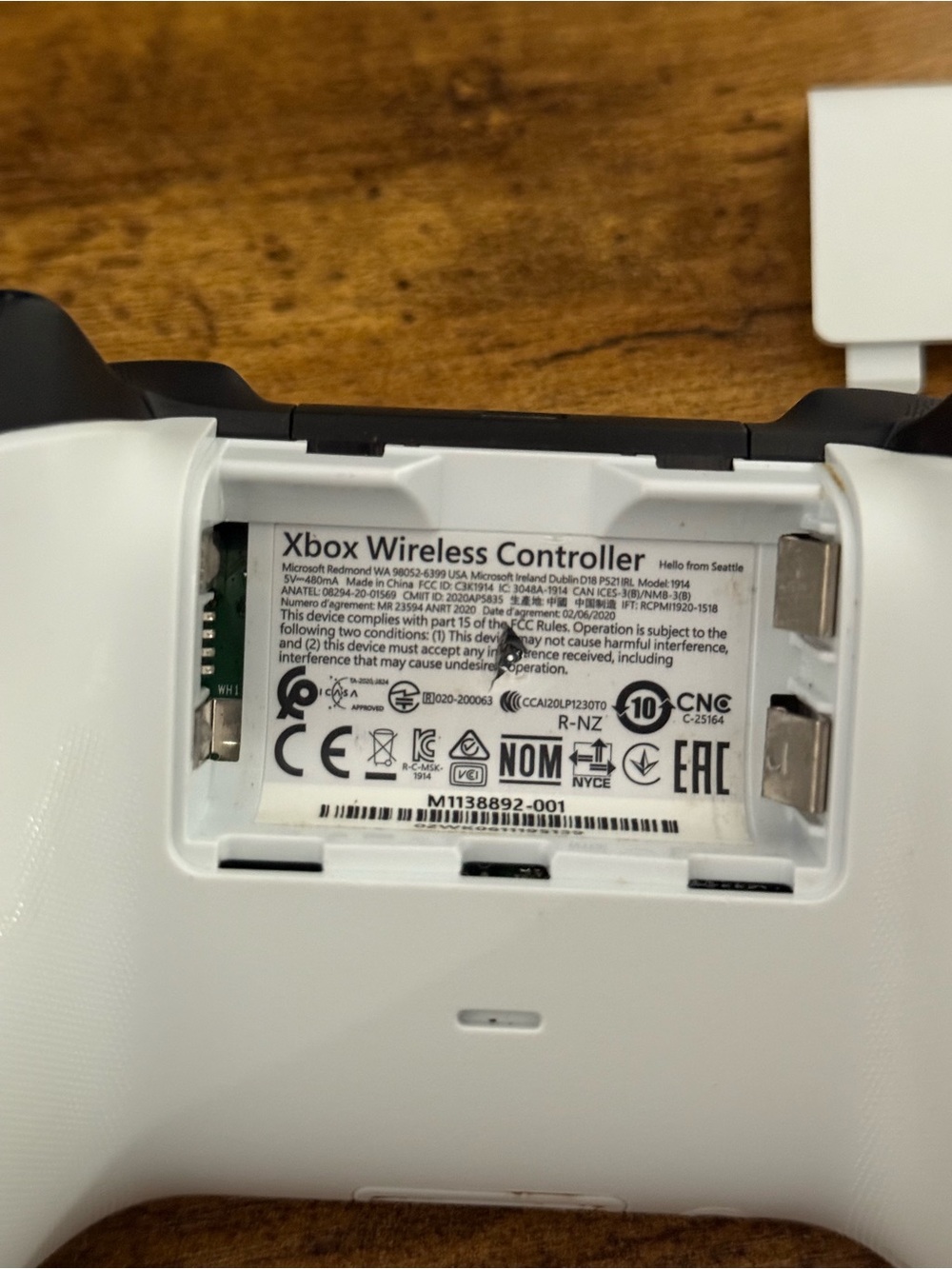 XBOX Wireless Controller - Picture 3 of 3